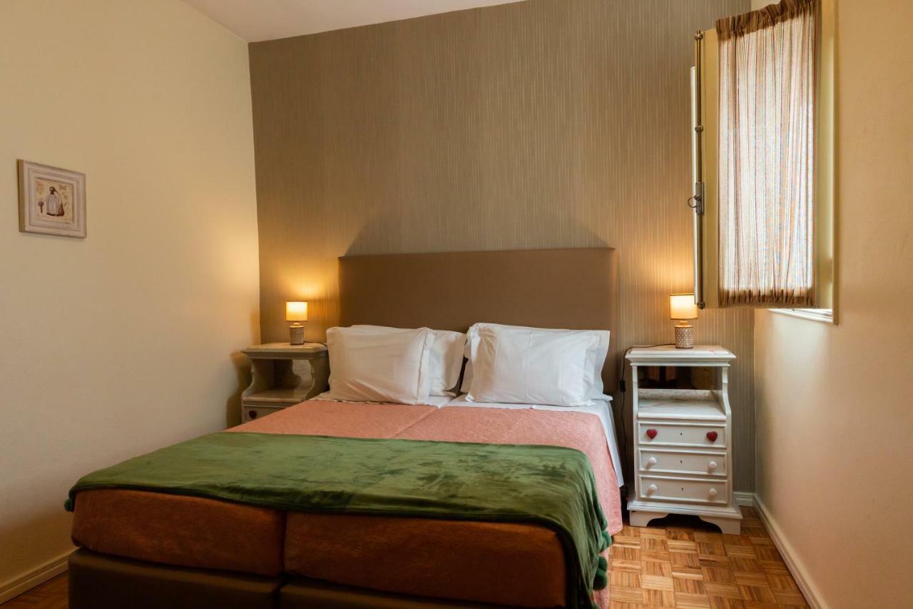 Ester Guest House Chaves Bagian luar foto